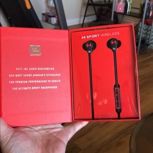 Underarmour Bluetooth ear buds